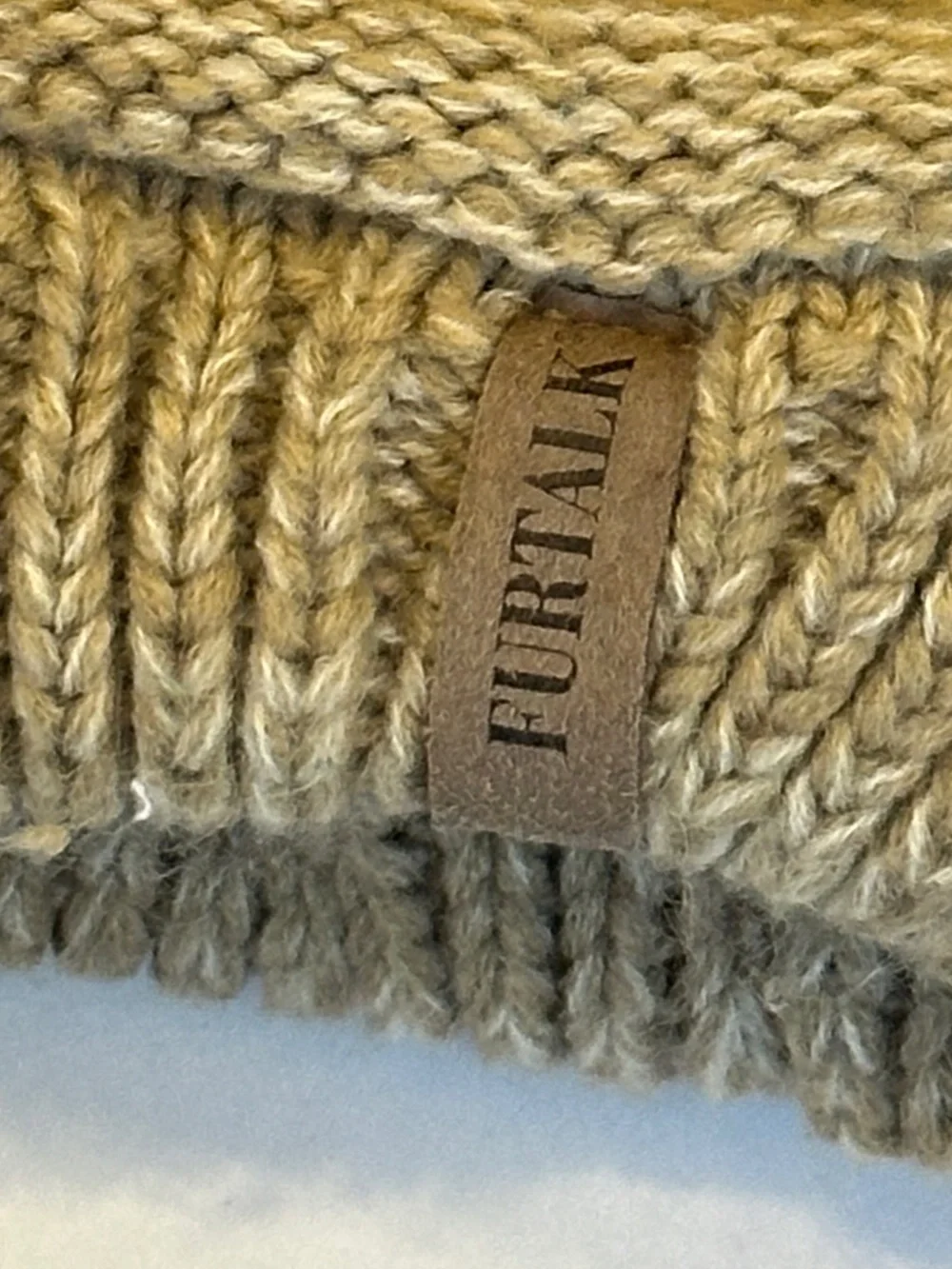 Winter hat toboggan Women’s OS One Size Gold-ish Tan